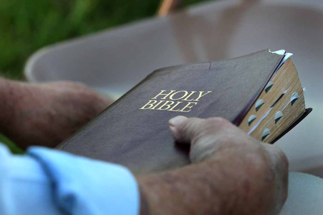 bible945h.jpg